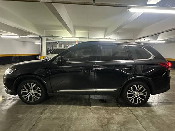 MITSUBISHI OUTLANDER 3.0 GT 4X4 V6 24V GASOLINA 4P AUTOMÁTICO